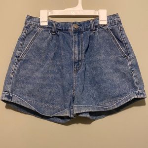 American Eagle Blue Mom Jean Shorts (Size 6)
